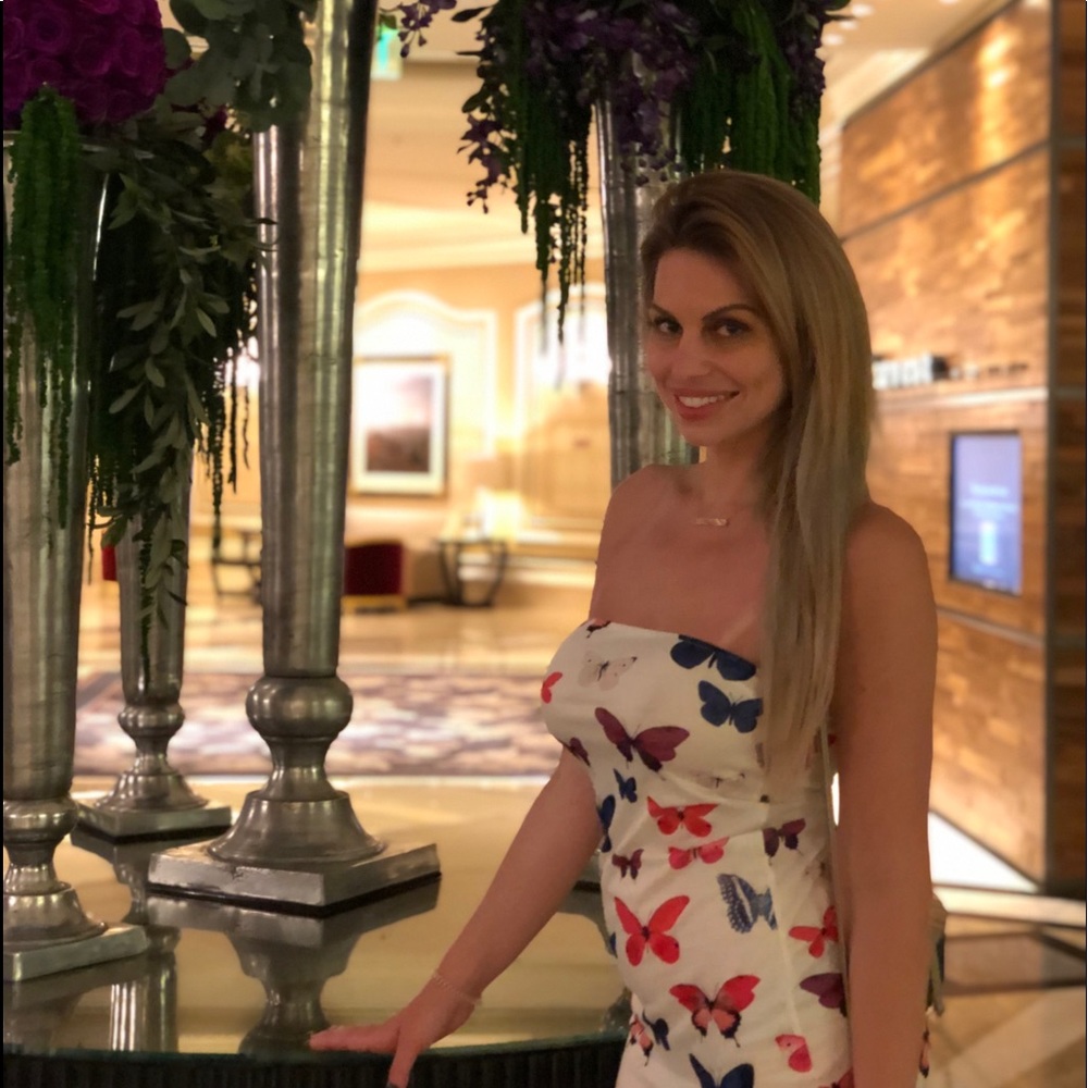 Meet your Posher, Cara